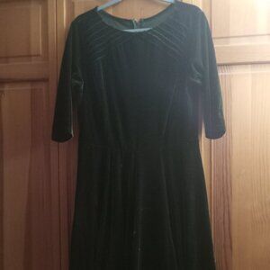 Long-sleeved Velvet Green Dress